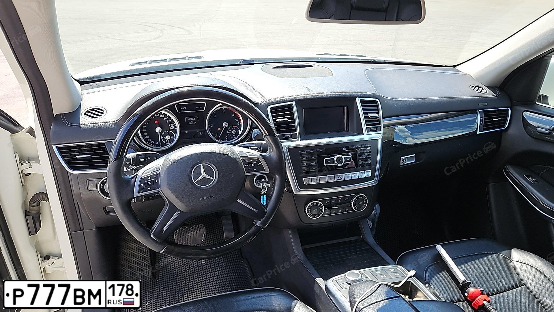 Фото автомобиля MERCEDES GL-KLASSE, 2013 — госномер Р777ВМ178. Цвет: Белый