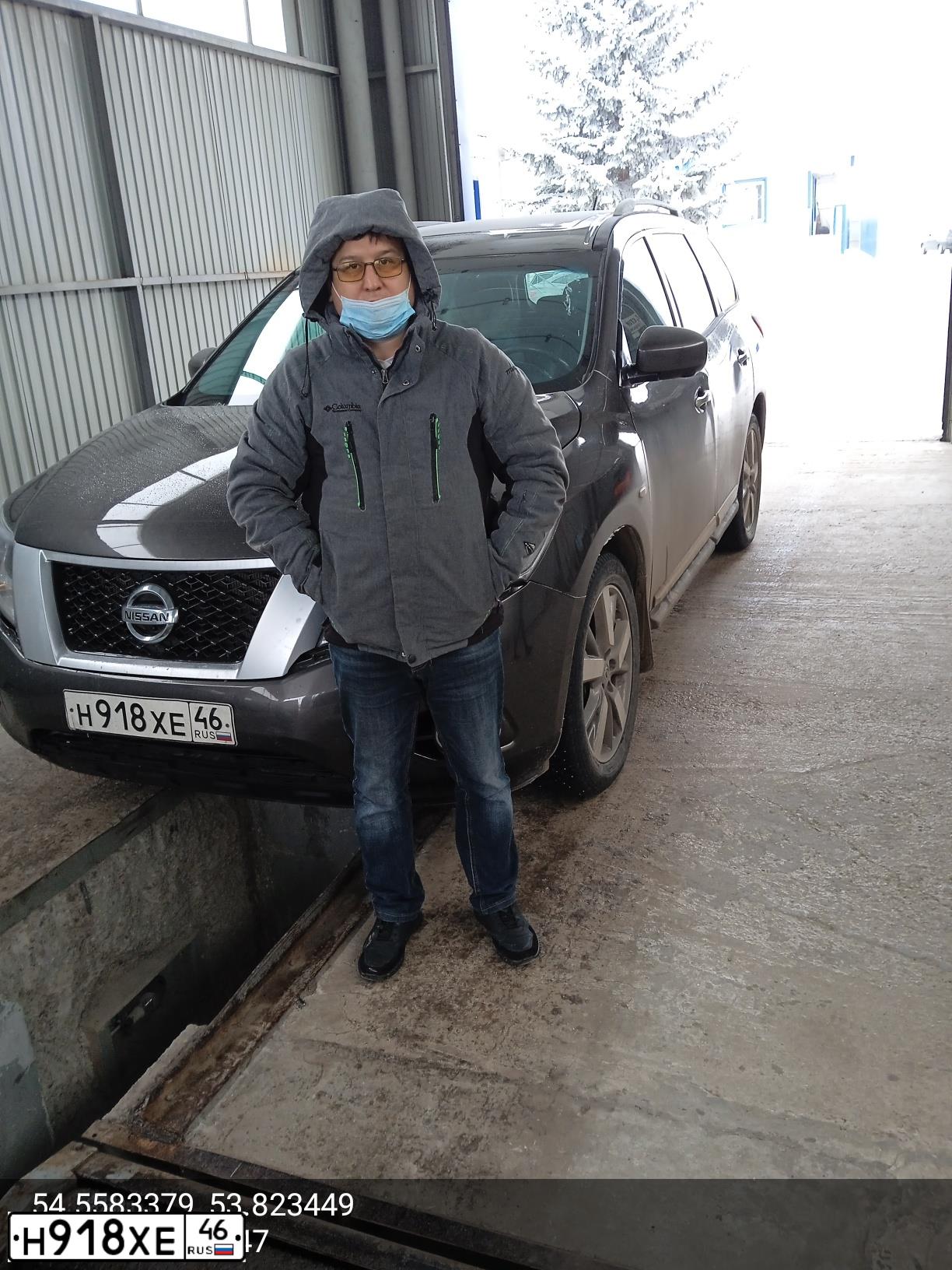 Фото автомобиля NISSAN PATHFINDER, 2016 — госномер Х693НЕ73. Цвет: Коричневый