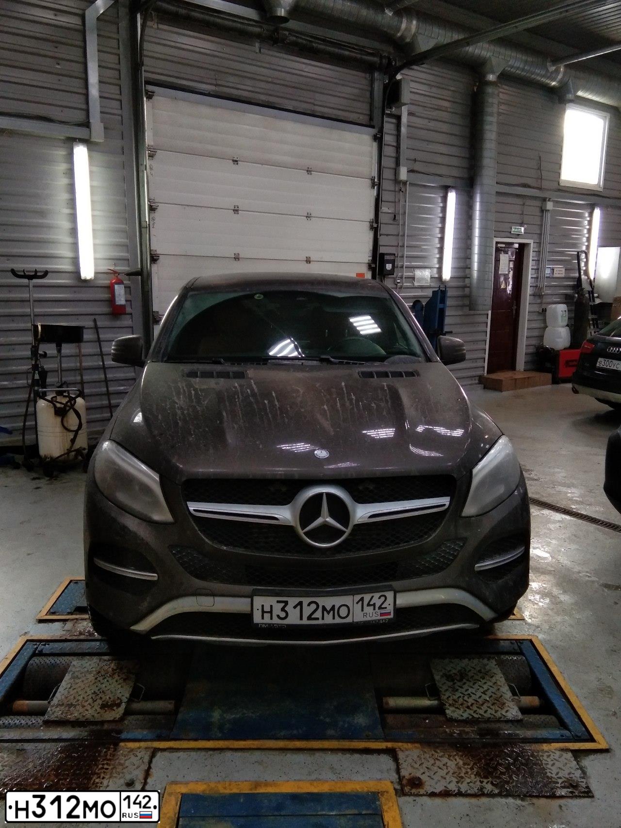 Фото автомобиля MERCEDES-BENZ GLE350D, 2015 — госномер О321КК799