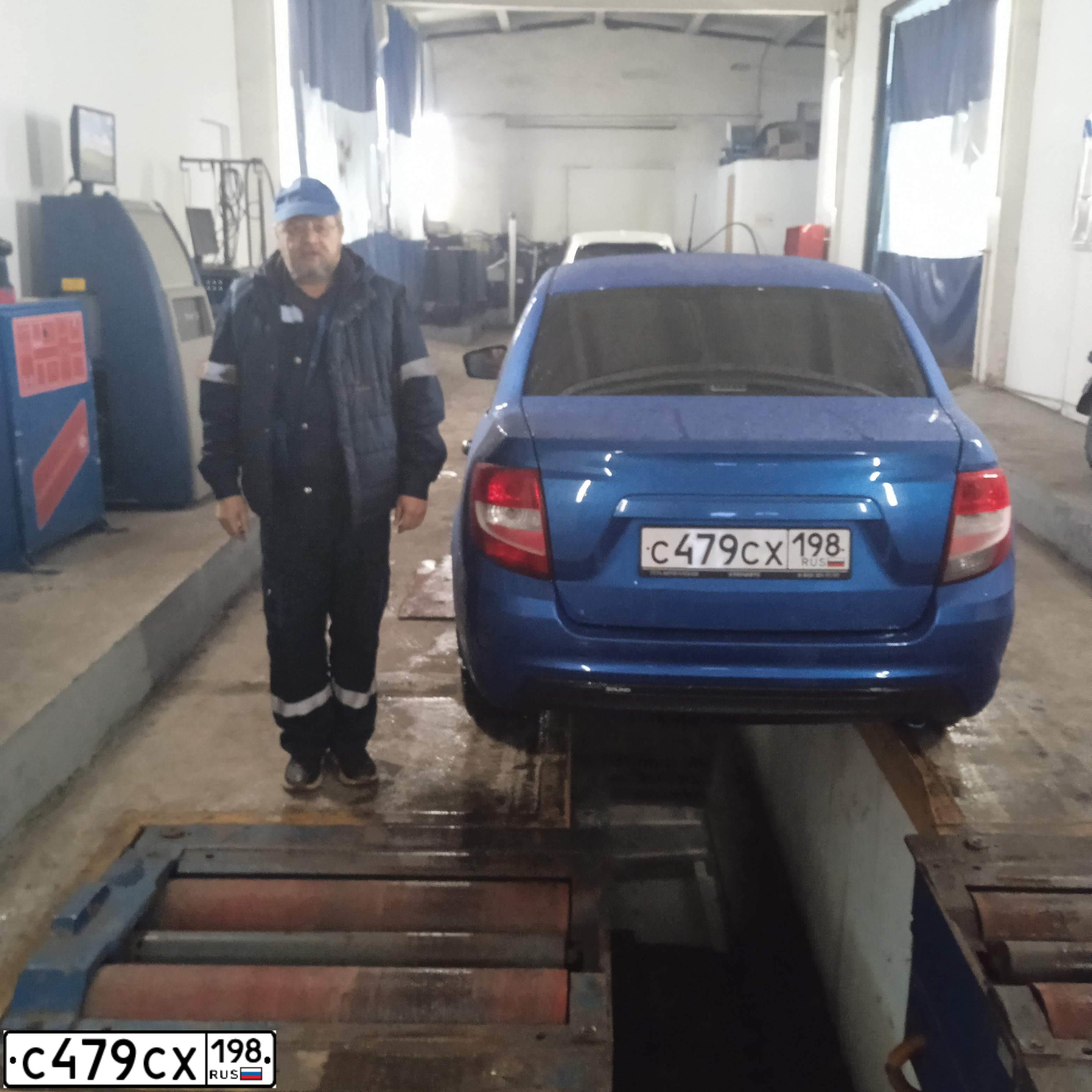 Фото автомобиля LADA GRANTA, 2018 — госномер К614РМ147. Цвет: ЯРКО-СИНИЙ