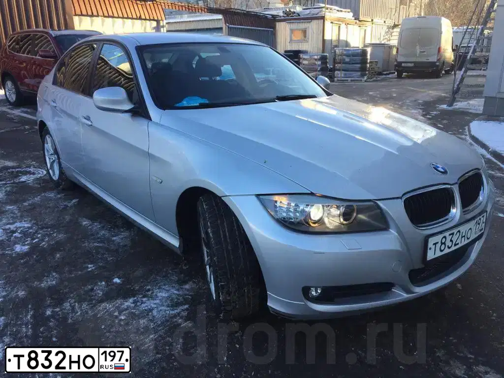 Фото автомобиля BMW SERIE 3, 2011 — госномер К775АА790. Цвет: Серебристый