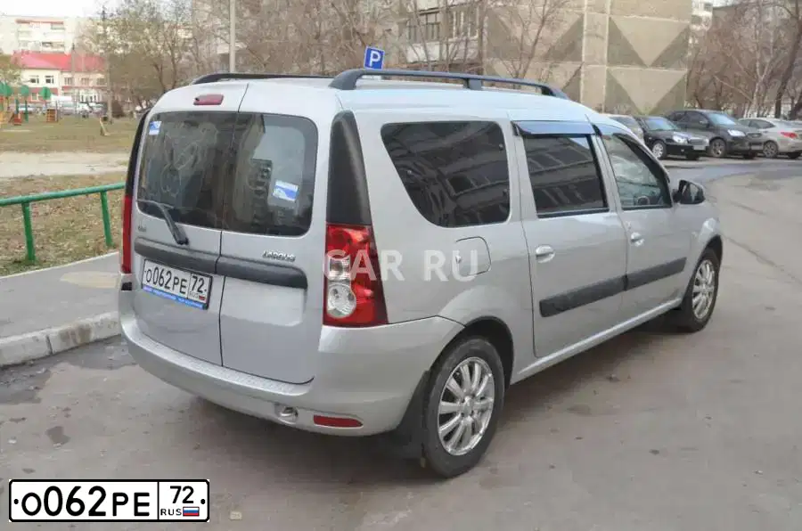 Фото автомобиля LADA LARGUS, 2012 — госномер О062РЕ72. Цвет: Серебристый