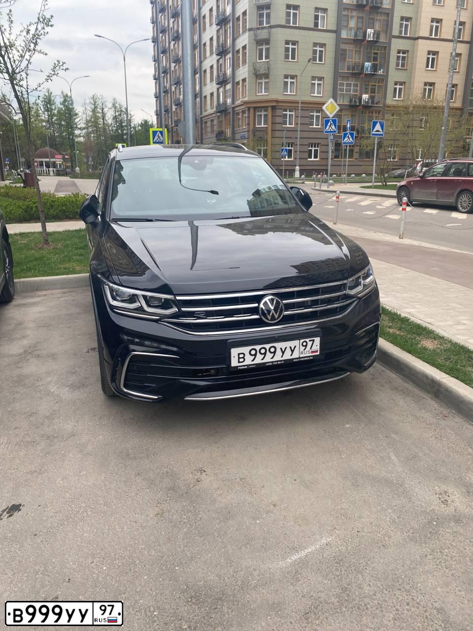 Фото автомобиля LEXUS LX, 2003 — госномер Т900МК64. Цвет: ЧЕРНЫЙ