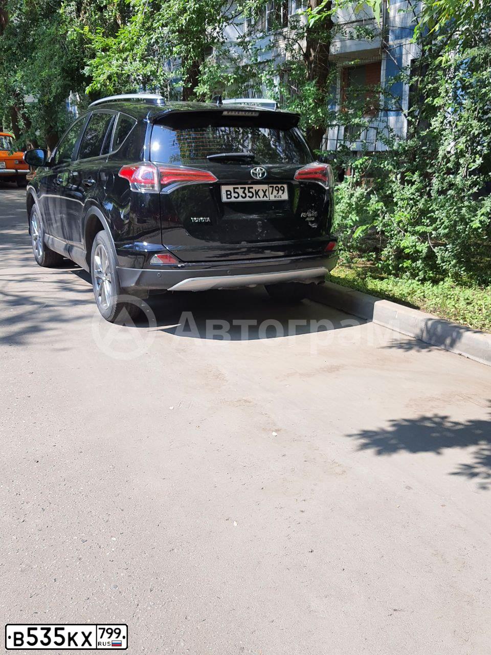 Фото автомобиля TOYOTA RAV4, 2018 — госномер В535КХ799. Цвет: ЧЕРНЫЙ МЕТАЛЛИК