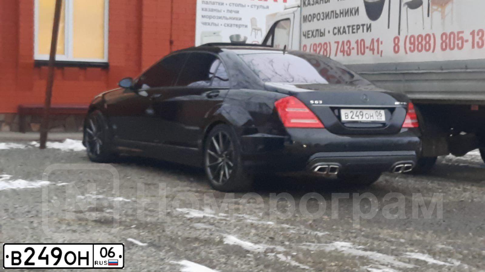 Фото автомобиля MERCEDES S-KLASSE, 2006 — госномер Н582ТЕ15. Цвет: ЧЕРНЫЙ