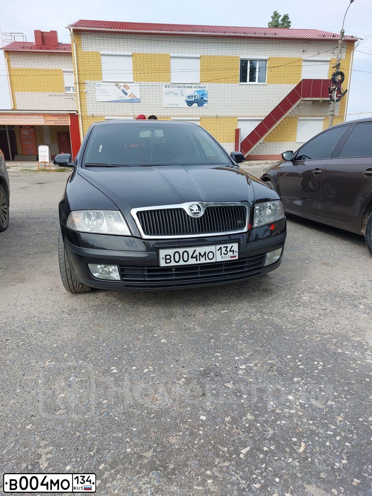 Фото автомобиля LADA 2115 SAMARA, 2011 — госномер В004МО134. Цвет: Белый