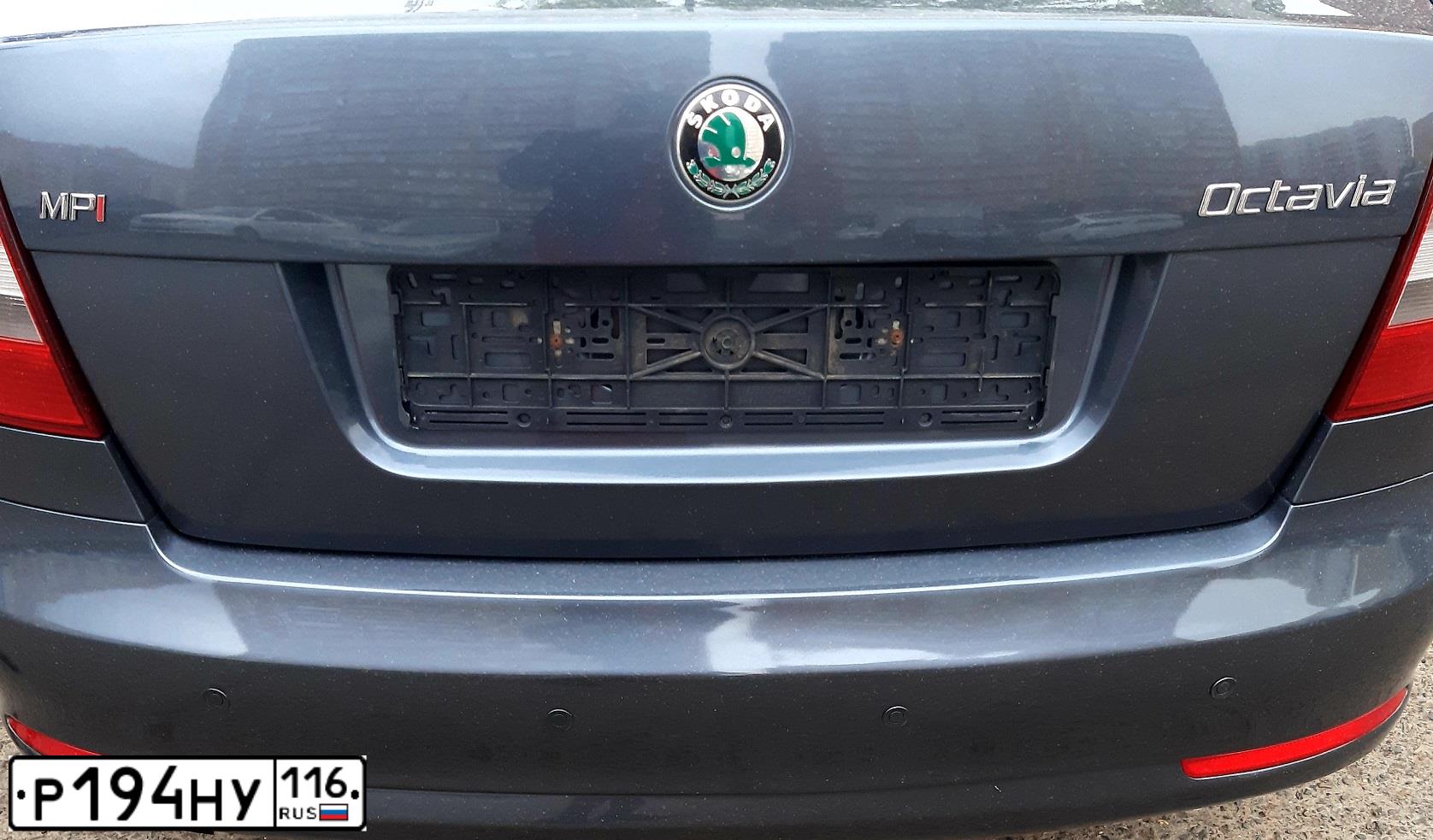 Фото автомобиля SKODA OCTAVIA, 2012 — госномер А757СУ156. Цвет: ТЕМНО-СЕРЫЙ