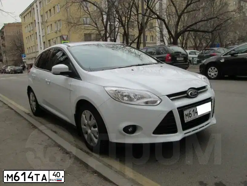 Фото автомобиля VOLKSWAGEN TIGUAN, 2010 — госномер О270МЕ40. Цвет: Серебристый