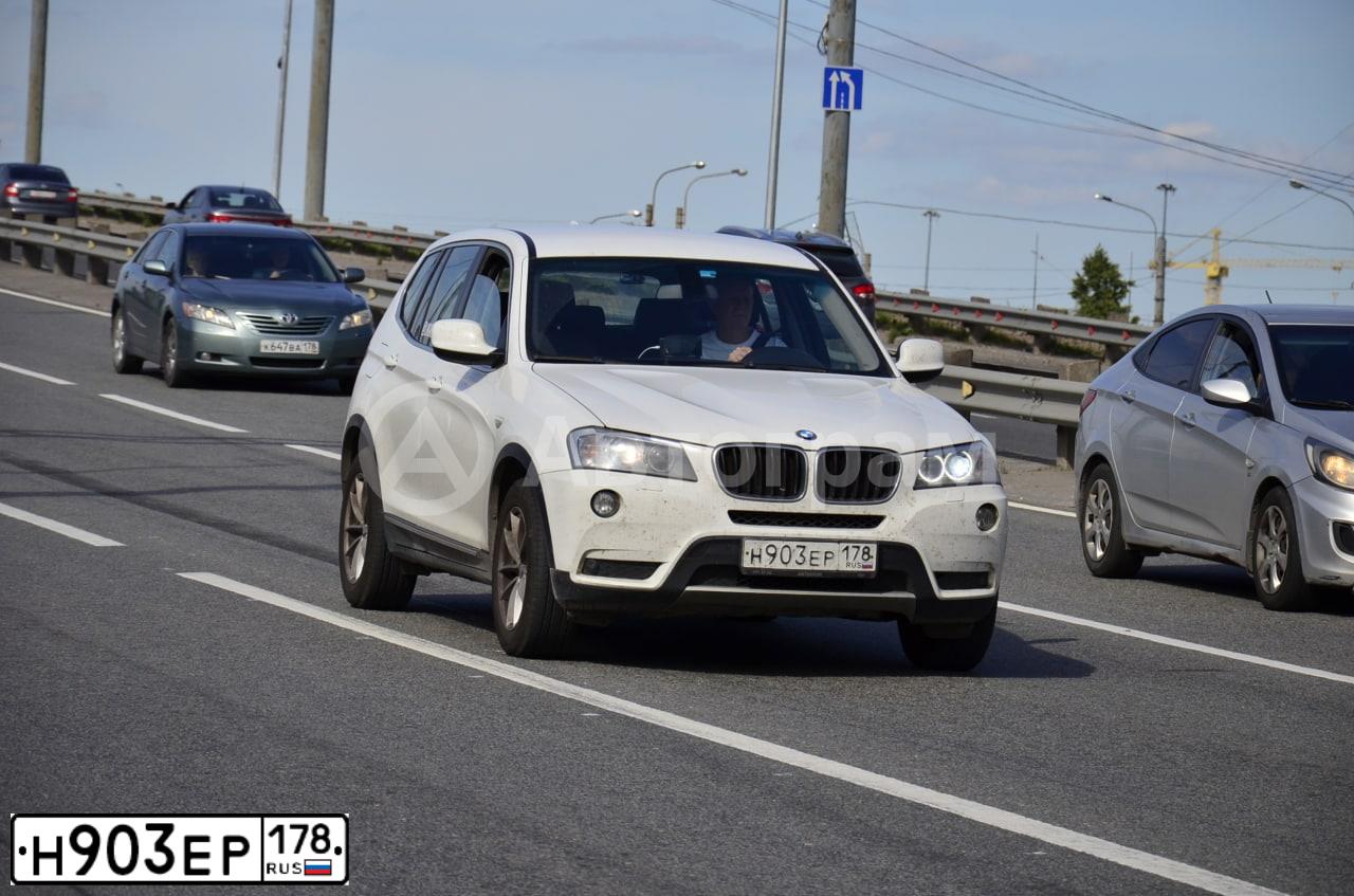 Фото автомобиля BMW X3, 2012 — госномер Н903ЕР178. Цвет: БЕЛЫЙ