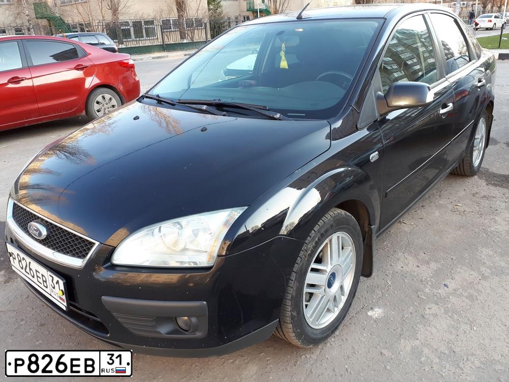 Фото автомобиля FORD FOCUS, 2006 — госномер Р826ЕВ31. Цвет: ЧЕРНЫЙ