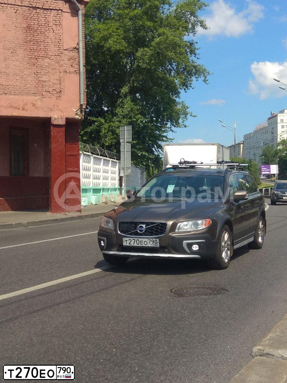 Фото автомобиля VOLVO XC70, 2013 — госномер Т270ЕО790. Цвет: СЕРО-БРОНЗОВЫЙ