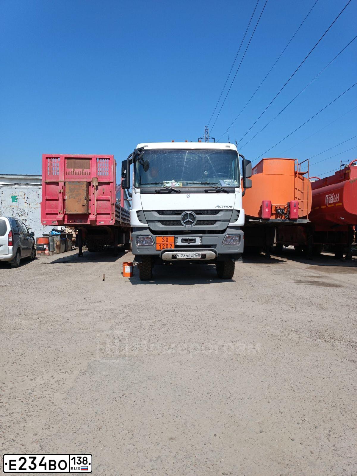 Фото автомобиля MERCEDES ACTROS, 2018 — госномер Е234ВО138. Цвет: Белый