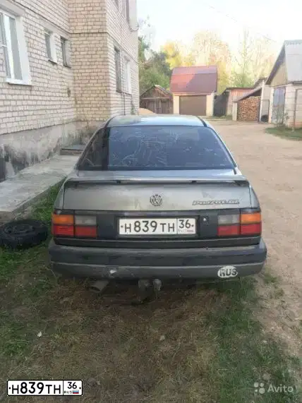 Фото автомобиля VOLKSWAGEN PASSAT, 1988 — госномер М465ОС50. Цвет: МОКРЫЙ АСФАЛЬТ