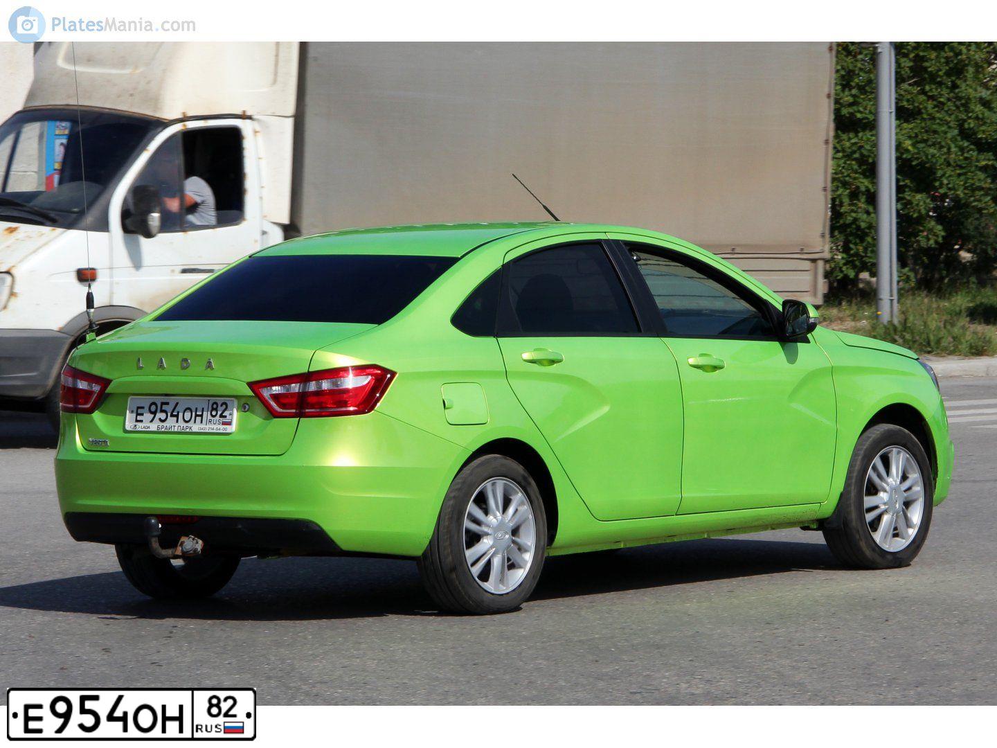 Фото автомобиля LADA VESTA, 2016 — госномер Р234НО159. Цвет: ЯРКИЙ ЗЕЛЕНО-ЖЕЛТЫЙ