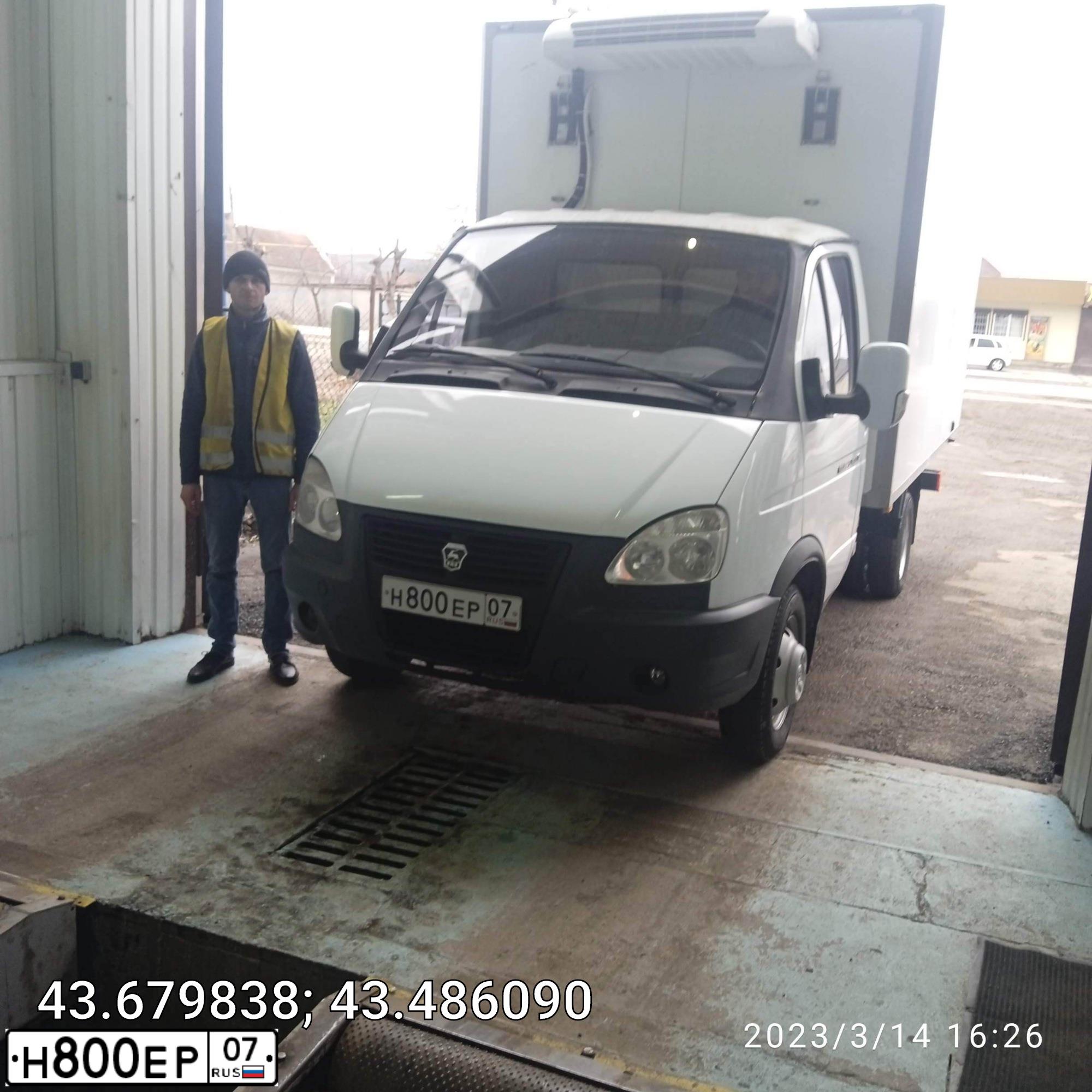 Фото автомобиля TOYOTA CAMRY, 2008 — госномер Н800ЕР07. Цвет: БИРЮЗОВЫЙ