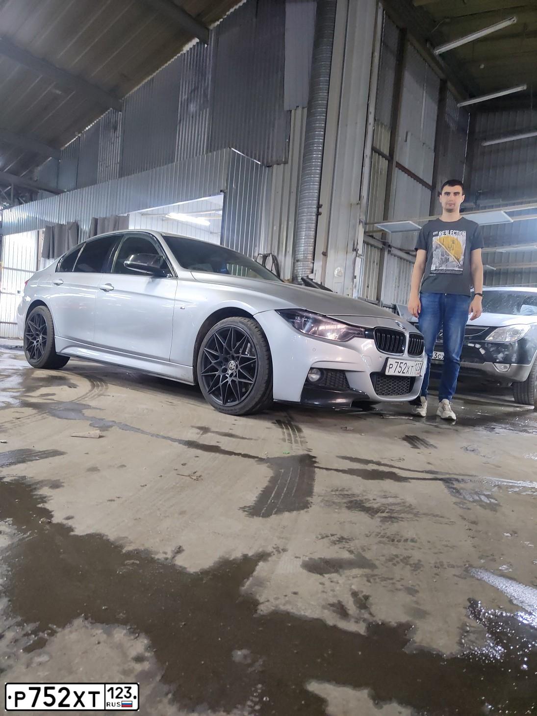 Фото автомобиля BMW SERIE 3, 2016 — госномер М361НН797. Цвет: Серебристый