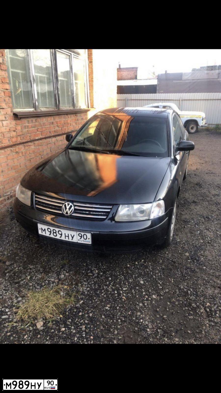 Фото автомобиля VOLKSWAGEN PASSAT, 1997 — госномер М989НУ90. Цвет: ЧЕРНЫЙ