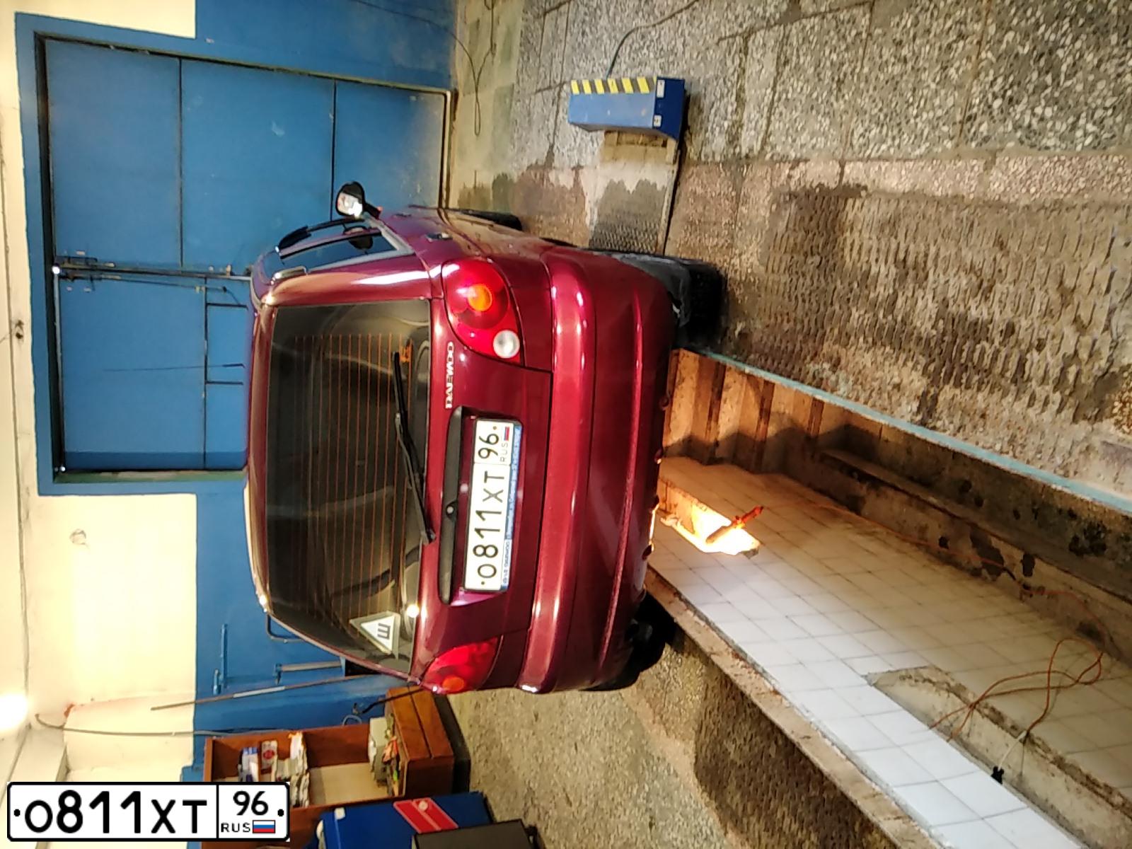 Фото автомобиля DAEWOO MATIZ, 2010 — госномер О811ХТ96. Цвет: ИСПАНСКИЙ КРАСНЫЙ