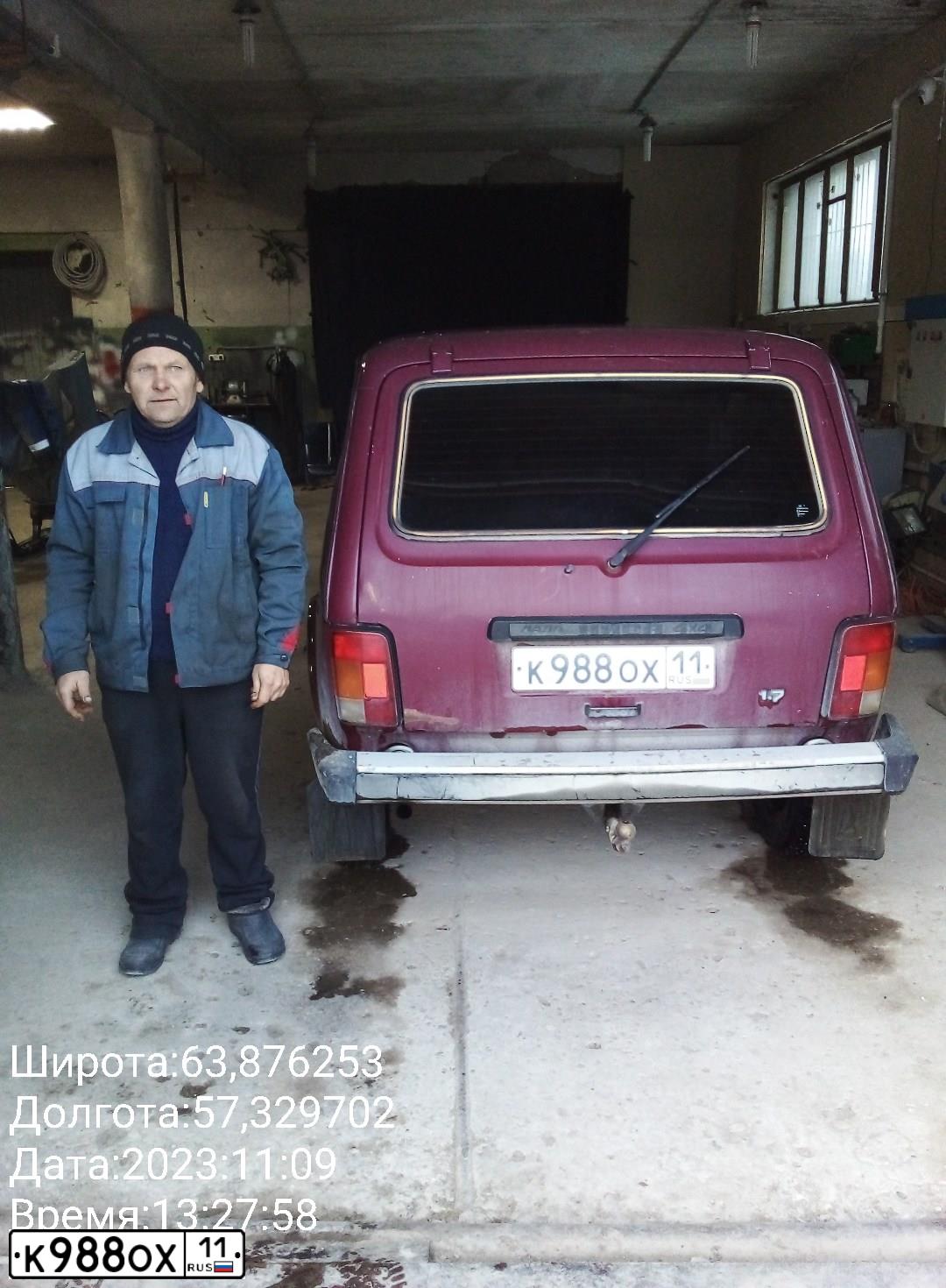 Фото автомобиля LADA NIVA, 1998 — госномер Р261ХА11. Цвет: ТЕМНО-БОРДОВЫЙ