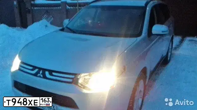 Фото автомобиля MITSUBISHI OUTLANDER, 2013 — госномер Е356ЕС763. Цвет: серебристый
