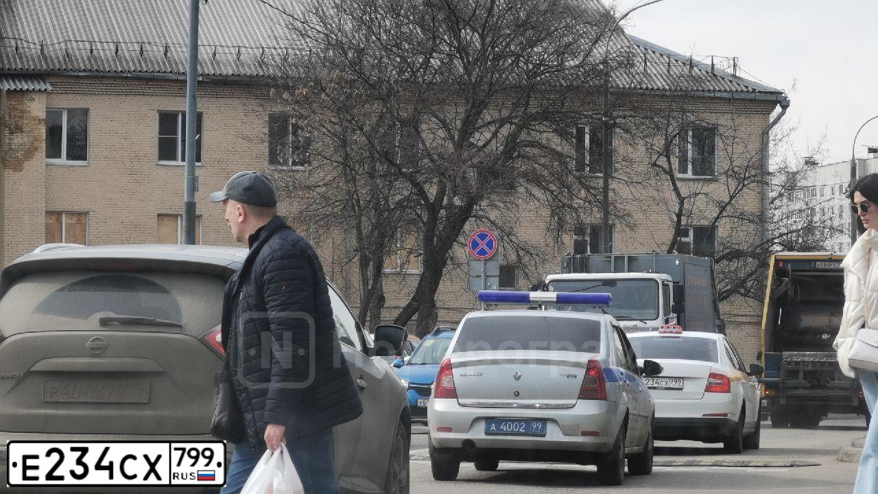 Фото автомобиля HYUNDAI SOLARIS, 2014 — госномер У757ЕМ761. Цвет: БЕЖЕВО-СЕРЫЙ
