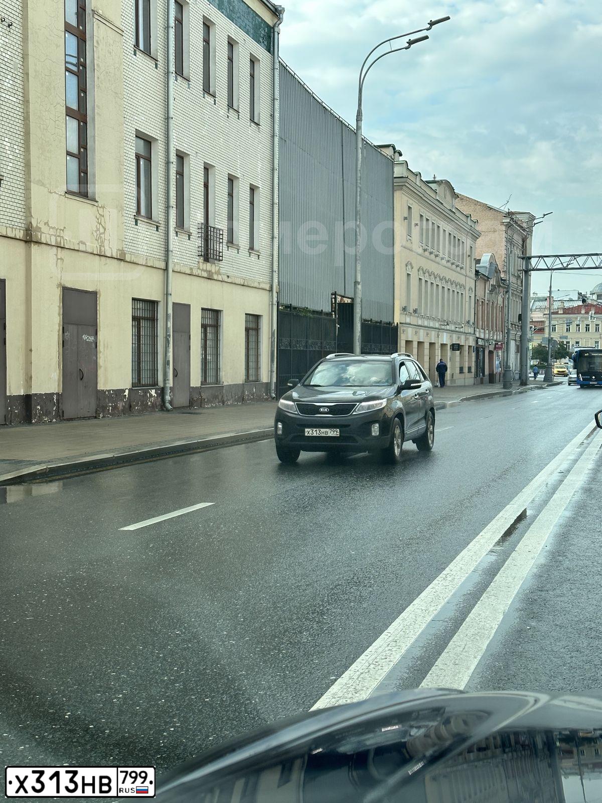 Фото автомобиля KIA SORENTO, 2019 — госномер Х313НВ799. Цвет: ЧЕРНЫЙ