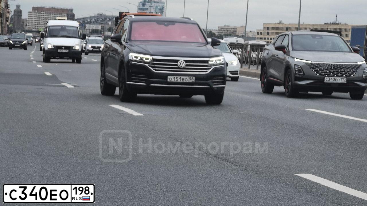 Фото автомобиля OMODA C5, 2023 — госномер С340ЕО198. Цвет: СЕРЕБРИСТЫЙ