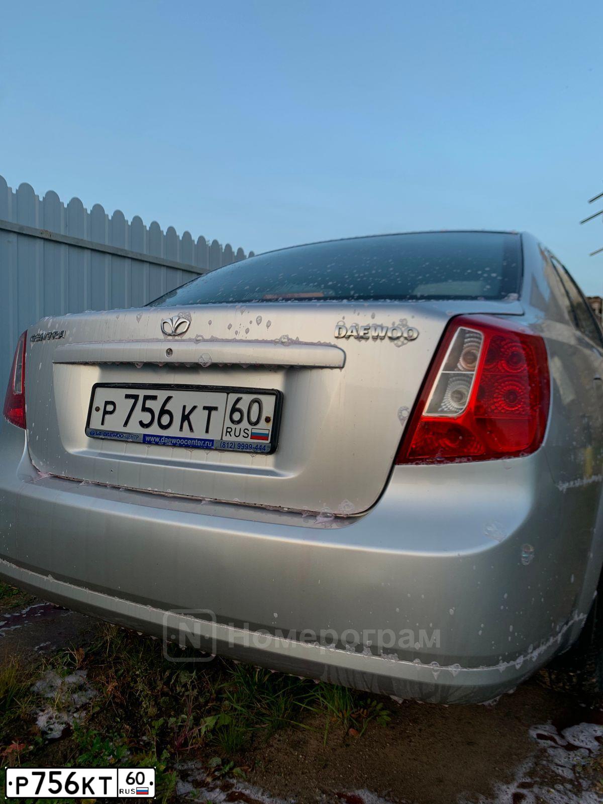 Фото автомобиля DAEWOO GENTRA, 2015 — госномер Р335ХК60. Цвет: Серебристый