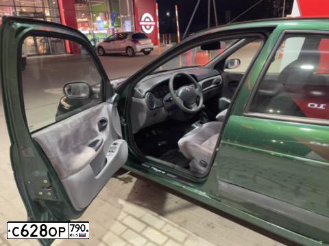 Фото автомобиля RENAULT MEGANE, 2000 — госномер Р235МХ76