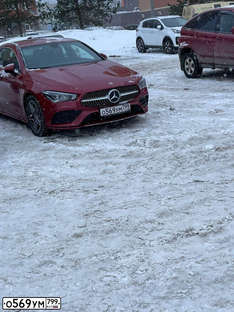 Фото автомобиля MERCEDES-BENZ CLA-CLASS СLА 200, 2021 — госномер О569УМ799. Цвет: Красный