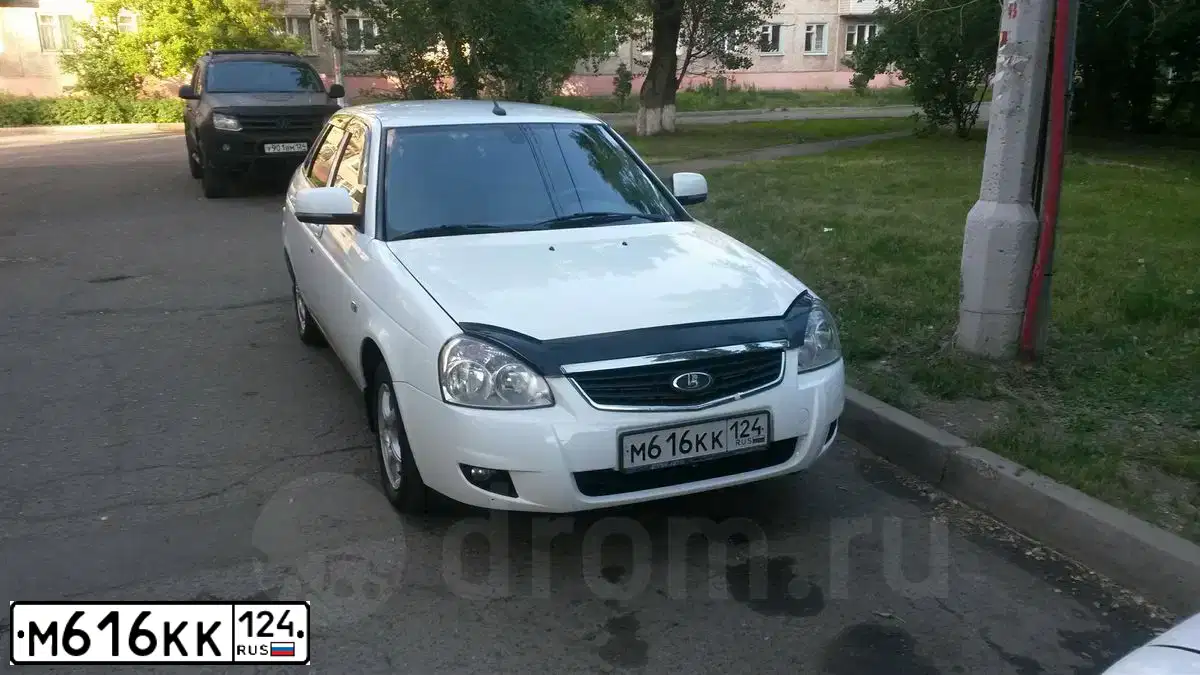 Фото автомобиля LADA 2172 PRIORA, 2012 — госномер М616КК124. Цвет: Белый