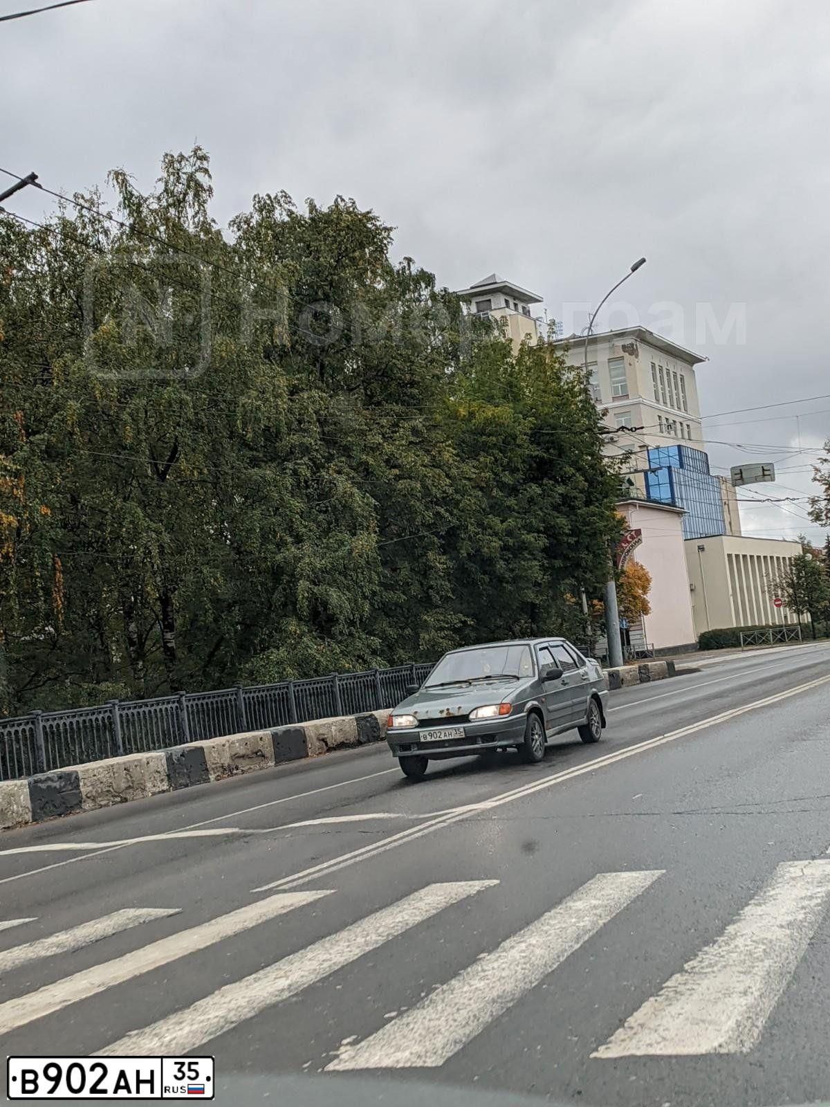 Фото автомобиля LADA 2115 SAMARA, 2010 — госномер В902АН35. Цвет: СРЕДНИЙ СЕРО-ЗЕЛЕНЫЙ МЕТАЛЛ