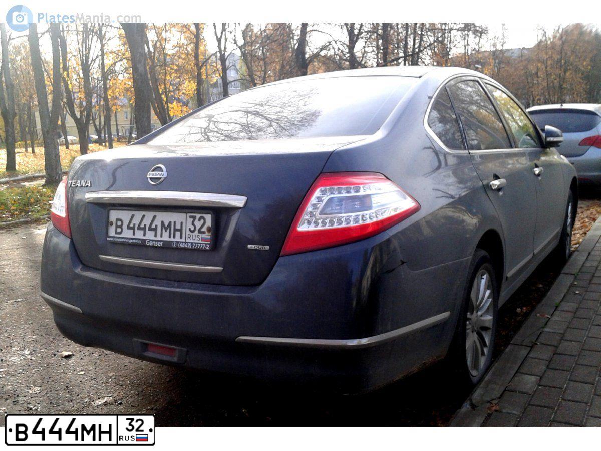 Фото автомобиля MITSUBISHI CARISMA, 2002 — госномер В444МН32. Цвет: СЕРЫЙ