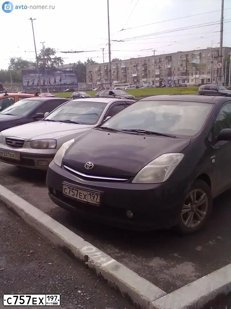 Фото автомобиля TOYOTA PRIUS, 2007 — госномер С757ЕХ159. Цвет: ЧЕРНЫЙ