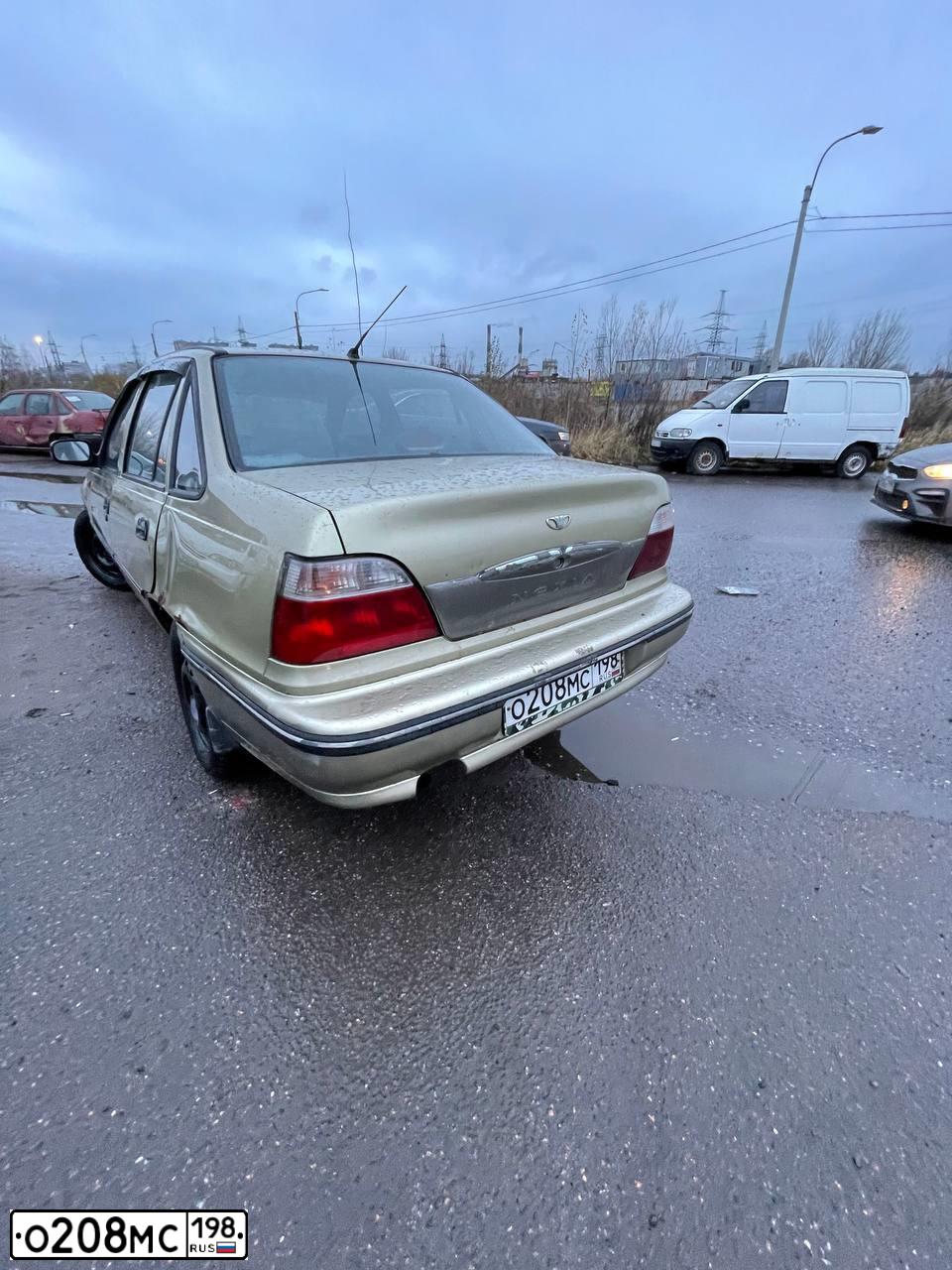 Фото автомобиля DAEWOO NEXIA, 2008 — госномер С526МО102. Цвет: ПЕСОЧНО-БЕЖЕВЫЙ