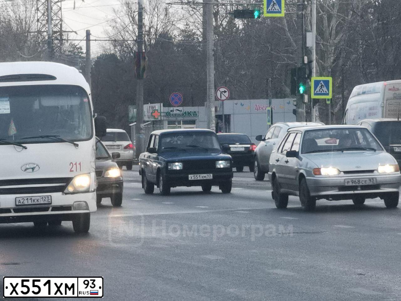 Фото автомобиля LADA 2105, 2001 — госномер Р458АК82