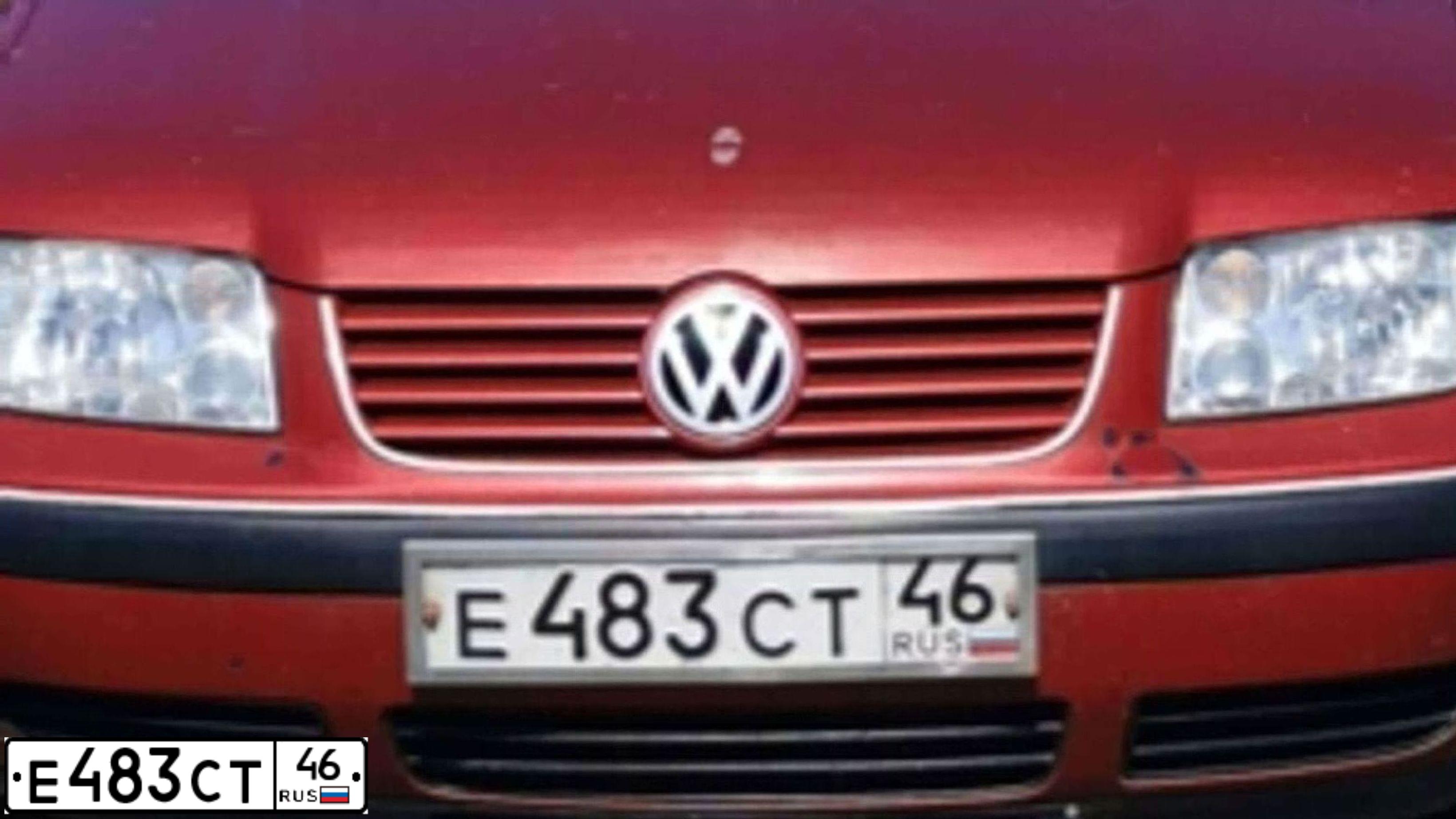 Фото автомобиля VOLKSWAGEN BORA, 1999 — госномер Е483СТ46. Цвет: ВИШНЕВО-КРАСНЫЙ