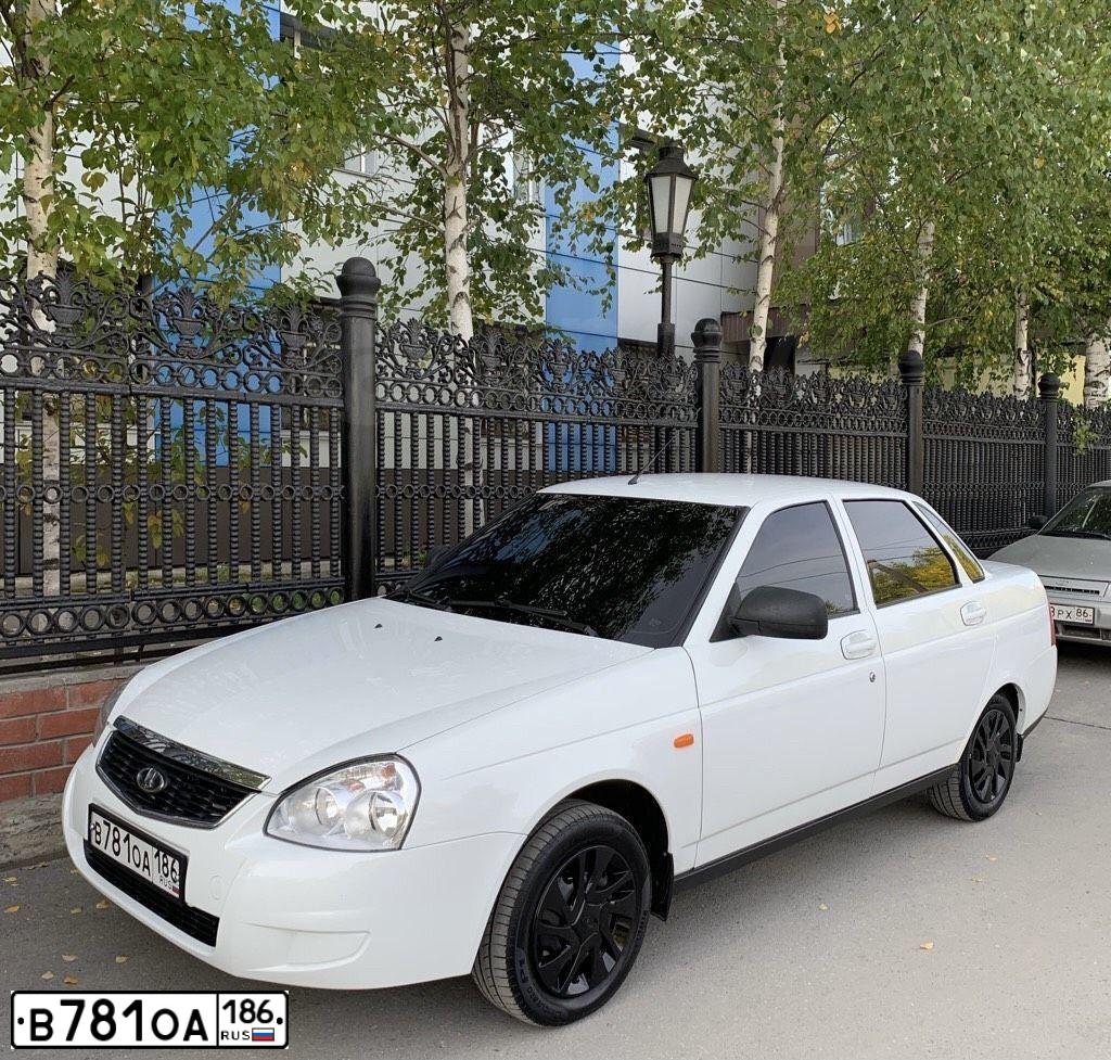 Фото автомобиля LADA 2170 PRIORA, 2016 — госномер В858ТН89. Цвет: Белый