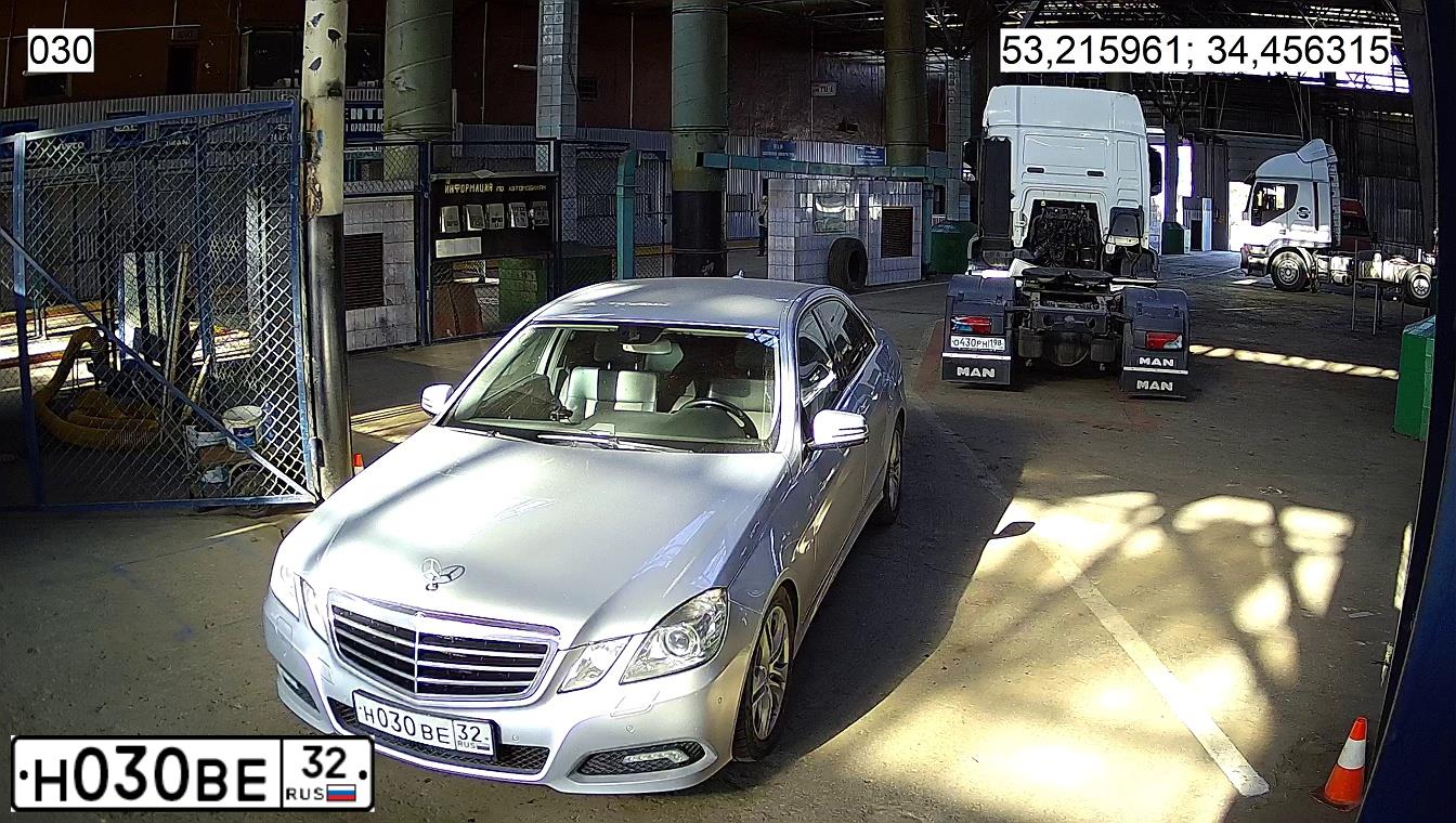 Фото автомобиля MERCEDES E-KLASSE, 2009 — госномер М793МА32. Цвет: СЕРЕБРИСТЫЙ