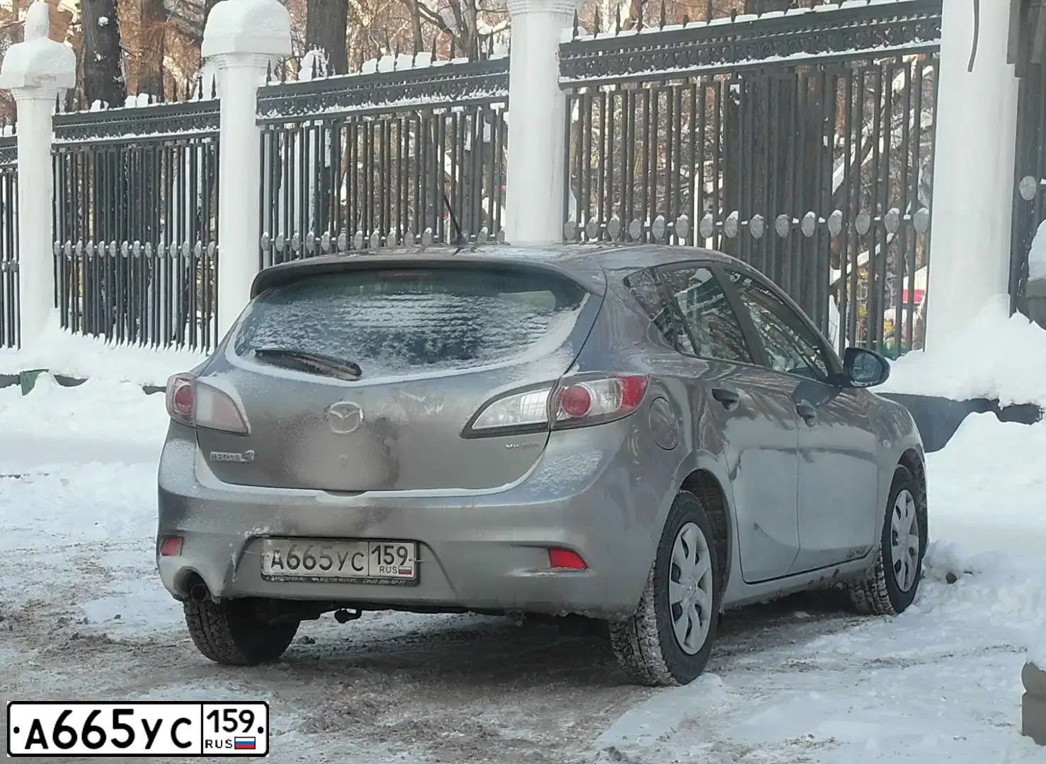 Фото автомобиля MAZDA 3, 2012 — госномер М217НО159. Цвет: СЕРЕБРИСТЫЙ