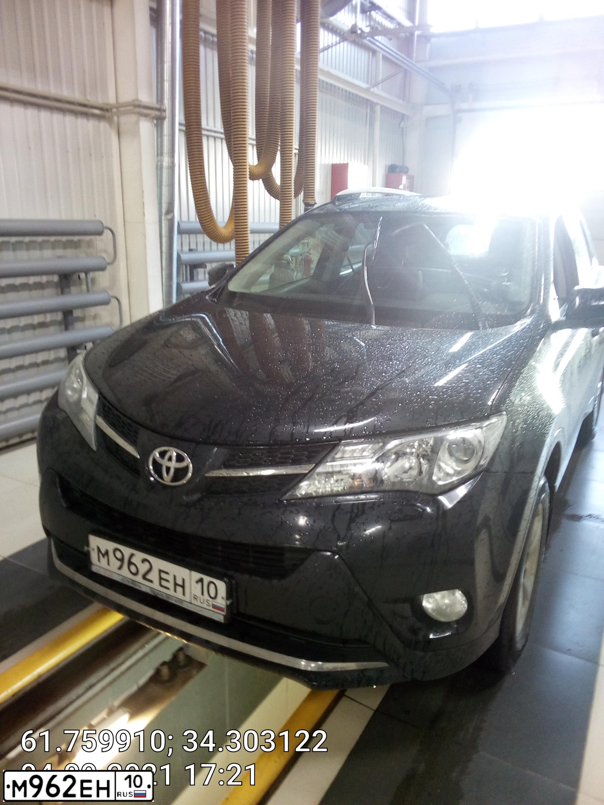 Фото автомобиля TOYOTA RAV4, 2014 — госномер М962ЕН10