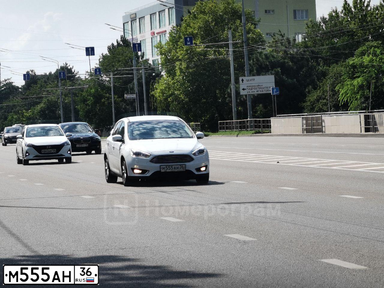 Фото автомобиля VOLKSWAGEN TOUAREG, 2008 — госномер К300РУ48. Цвет: Серебристый