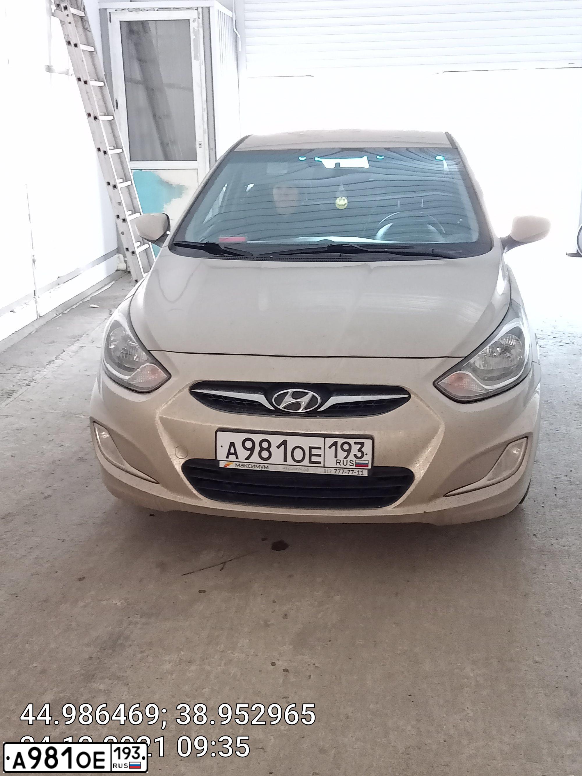 Фото автомобиля HYUNDAI SOLARIS, 2013 — госномер А981ОЕ193. Цвет: БЕЖЕВО-СЕРЫЙ