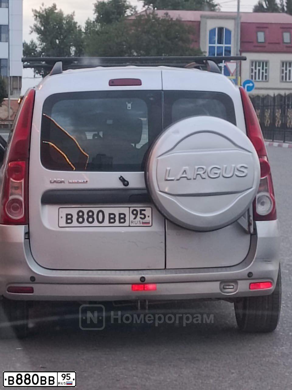 Фото автомобиля LADA LARGUS, 2017 — госномер В880ВВ95. Цвет: Серебристый