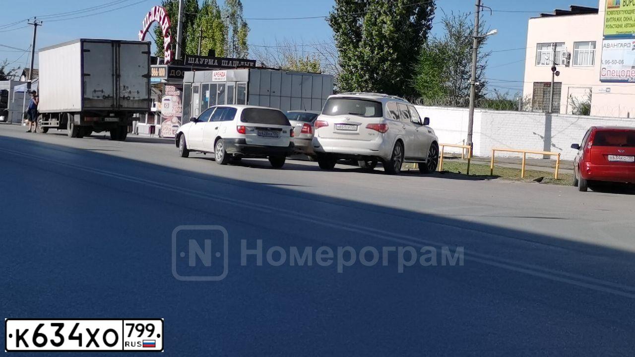 Фото автомобиля TOYOTA CAMRY, 2020 — госномер К474ЕС550. Цвет: ЧЕРНЫЙ
