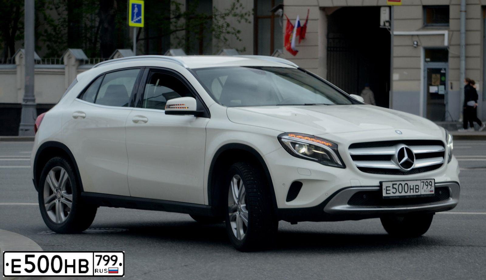Фото автомобиля MERCEDES GLA-KLASSE, 2014 — госномер Н066ТР790. Цвет: Белый