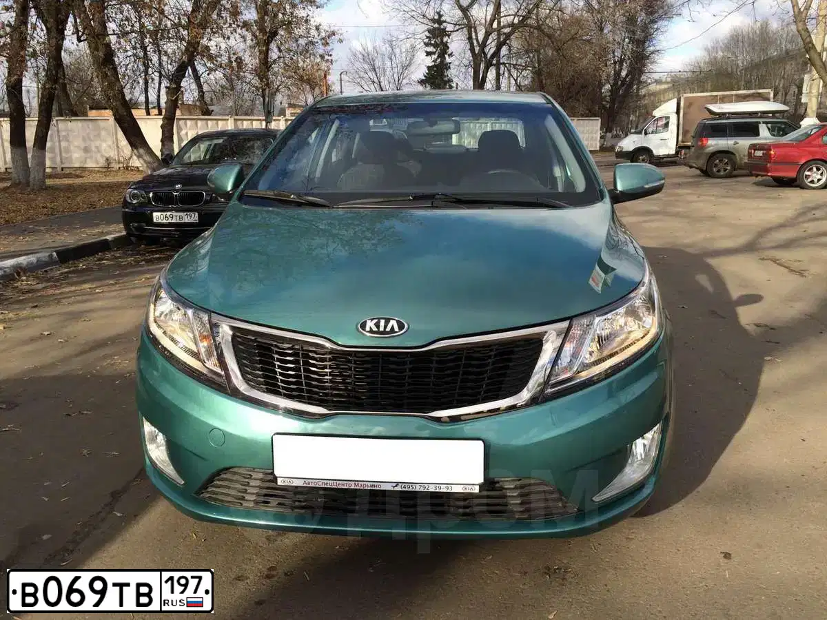 Фото автомобиля BMW SERIE 1, 2011 — госномер В069ТВ197. Цвет: ЧЕРНЫЙ