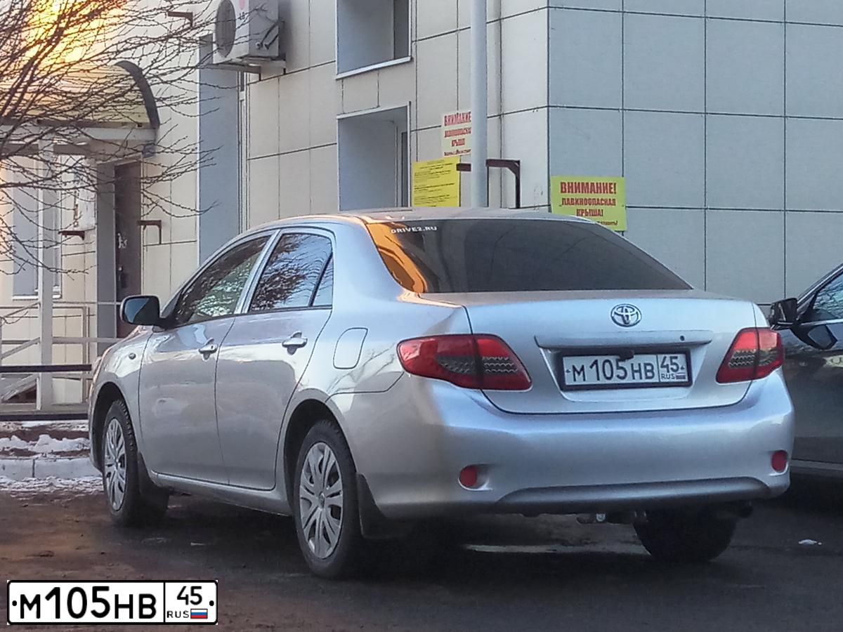 Фото автомобиля TOYOTA COROLLA, 2008 — госномер М105НВ45. Цвет: СЕРЕБРИСТЫЙ