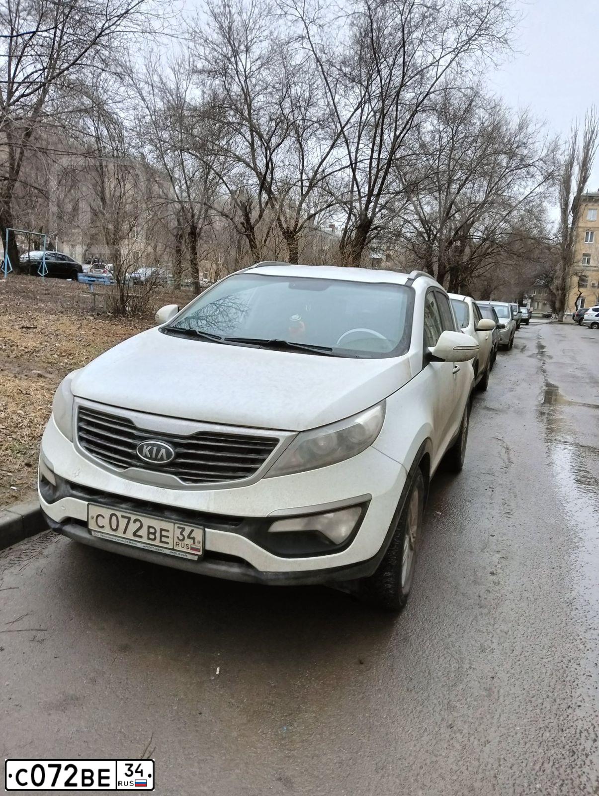 Фото автомобиля KIA SPORTAGE, 2011 — госномер С072ВЕ34. Цвет: БЕЛЫЙ