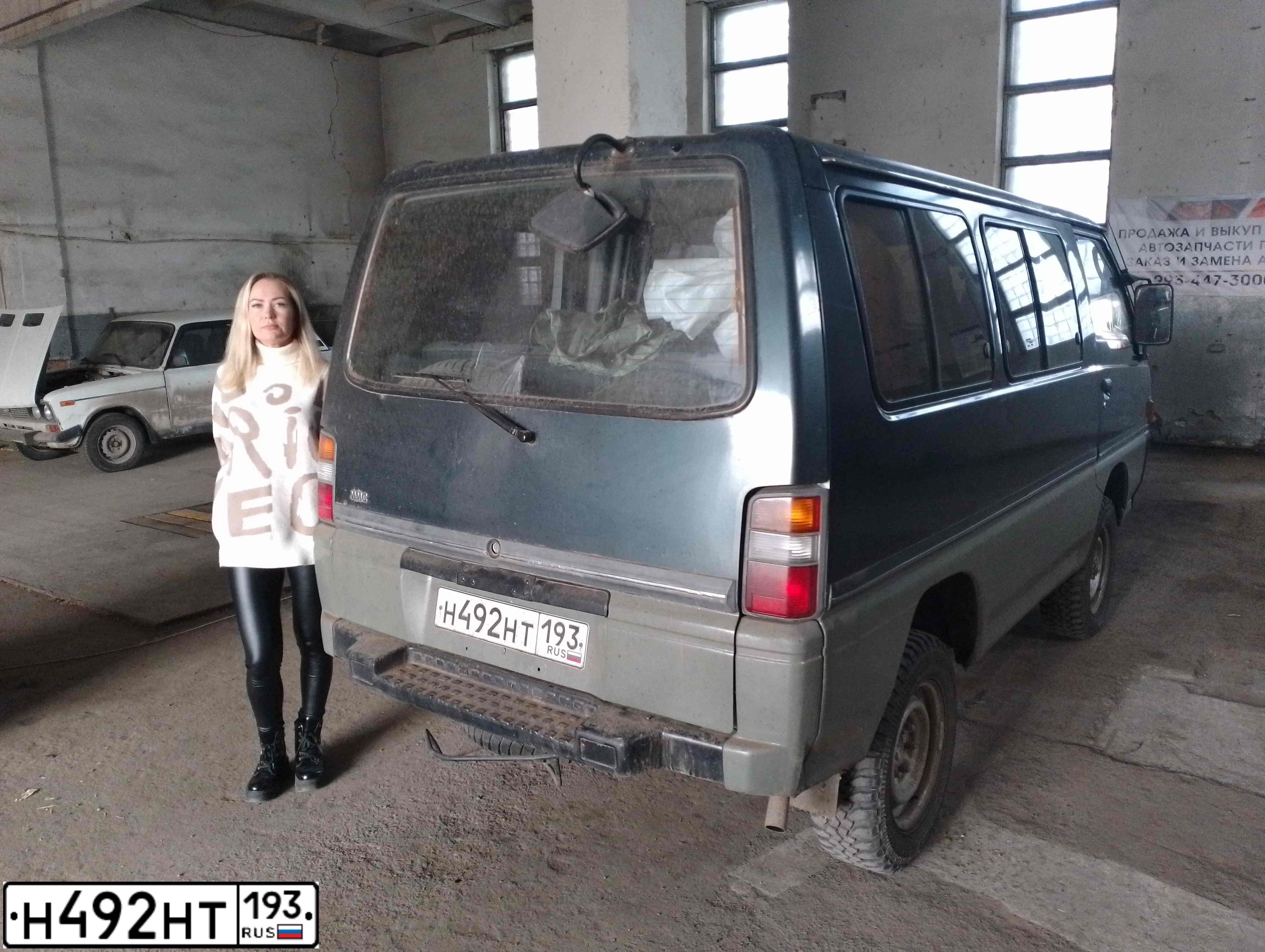 Фото автомобиля MITSUBISHI DELICA, 1989 — госномер Т727НМ03